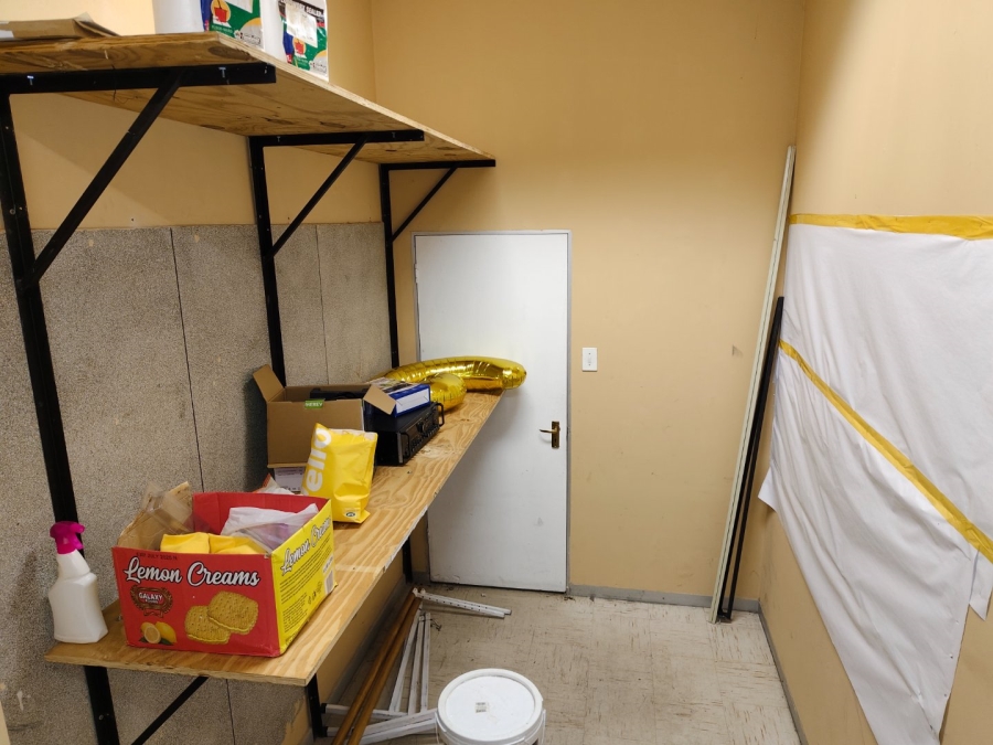 Commercial Property for Sale in Lemoenkloof Western Cape